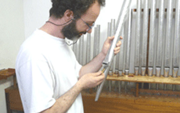 The preliminary voicing of the pipes. It will be performed once again at final destination, to adapt the sound to the room acoustics.